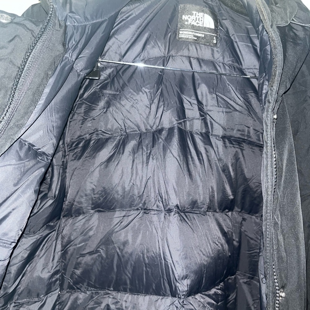 Women’s North Face Coat - Picture 3 of 14